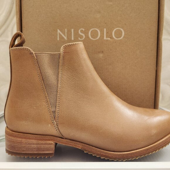 Nisolo " Eva" Everyday Chelsea Boots. Almond. NIB. Size 8 - Picture 1 of 12